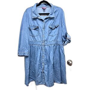 She's Cool Lightweight Denim 3X. Pearl button snaps with elastic waist. Mini